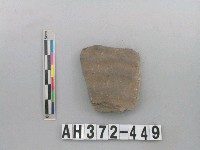 藏品(灰褐色夾砂陶口緣)的圖片